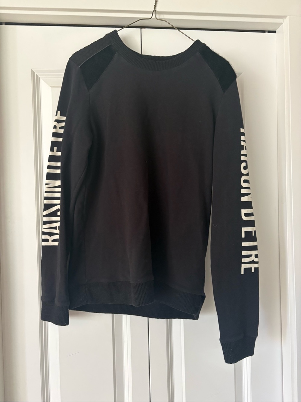 Sam Edelman Raison D'Être Black Graphic Sleeve Sweatshirt - Picture 2 of 5